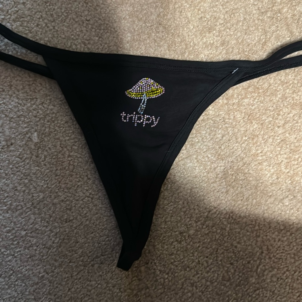 🍄 thong
